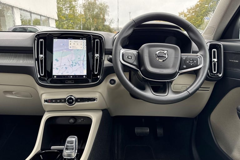 2022 Volvo XC40 2.0 B4 MHEV Ultimate SUV 5dr Petrol Hybrid DCT Auto Euro 6 (s/s) (197 ps) ESTATE ...