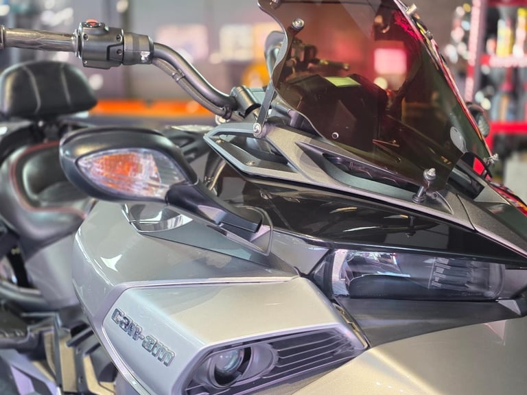 2016 CAN-AM SPYDER F3 1330 ACE 6 SPEED TRIKE 18,000 MILE'S 