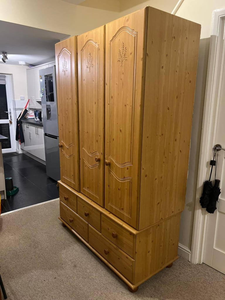 Solid pine 3door wardrobe 