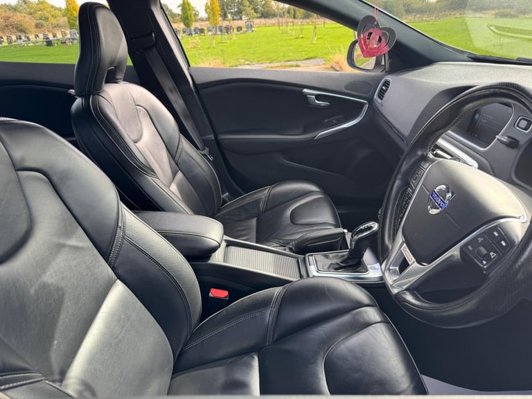 2016 Volvo V40 2.0 D4 R-Design Lux Nav Auto Euro 6 (s/s) 5dr HATCHBACK Diesel Automatic