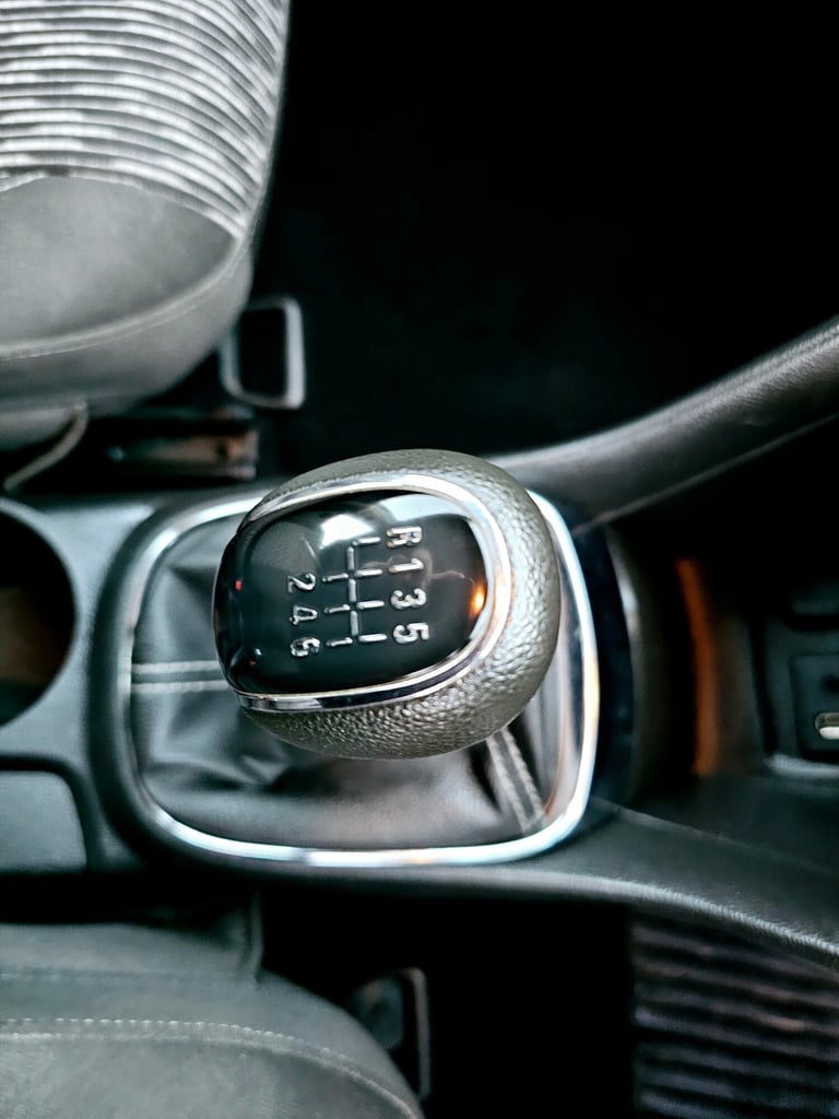 2015 Vauxhall Mokka 1.4T Exclusiv 5dr HATCHBACK Petrol Manual