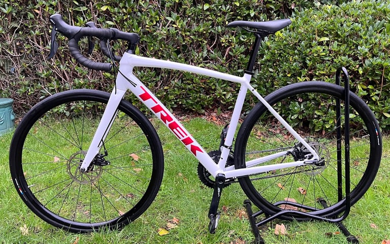 Trek Domane AL3 Disc - Endurance / Road / Gravel Bike - Carbon Forks - 54cm