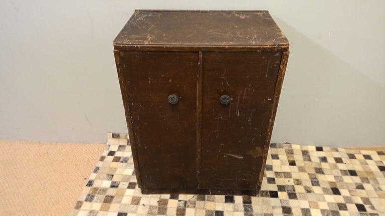 image for 1950,s small vintage cabinet/cupboard 