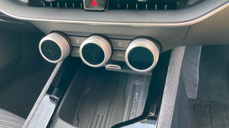 2024 Skoda Superb 1.5 TSI e-TEC SE Technology 5dr DSG Petrol Hatchback Hatchback Petrol Automatic