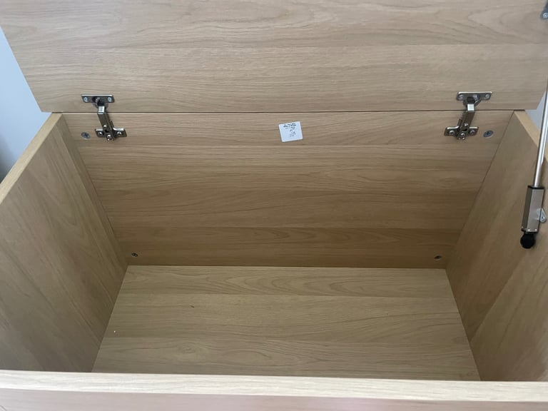 Mamas and Papas Rialto toy storage box and shelf