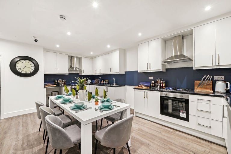 4 Bed in Northolt  ***HMO licensed - Company lets are welcomed***