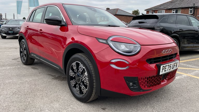 2025 Fiat 600 1.2 MHEV SUV 5dr Petrol Hybrid e-DCT Euro 6 (s/s) (100 ps) SUV Hybrid Automatic