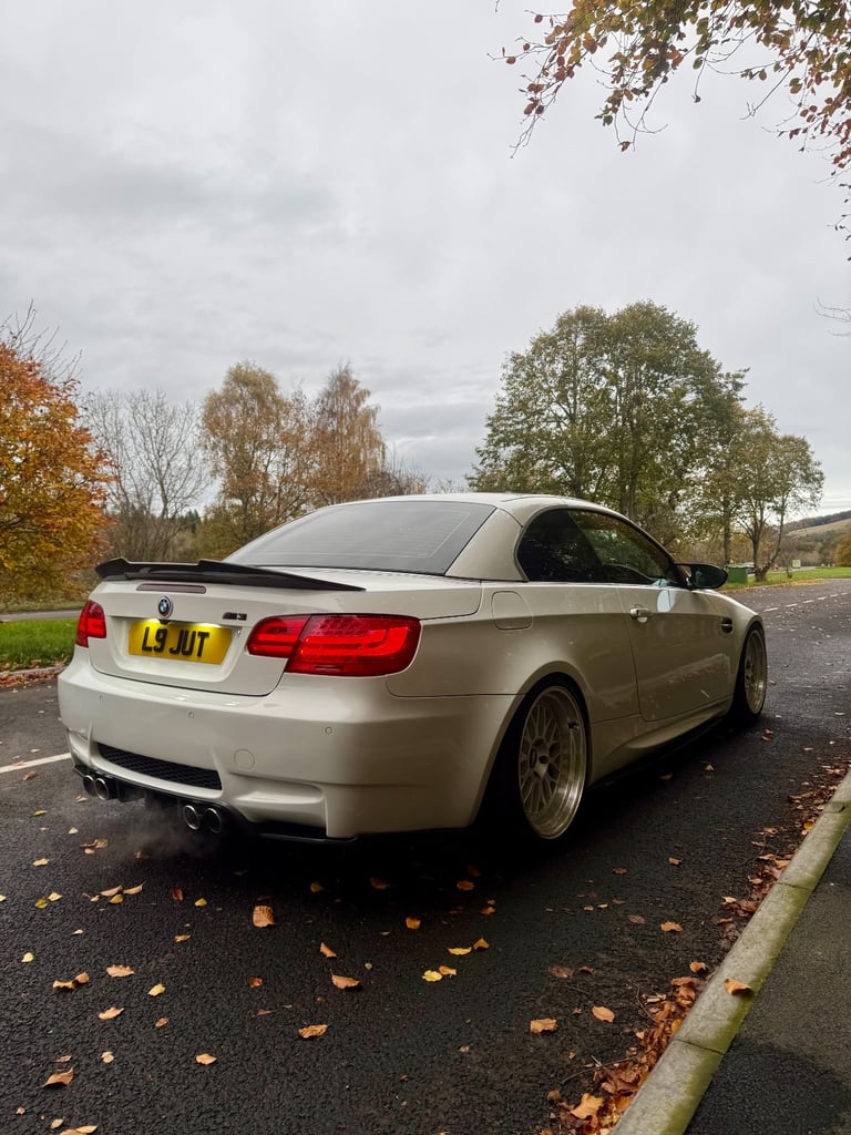 2010 BMW M3 DCT V8 E93 CONVERTIBLE ALPINE WHITE FOX RED