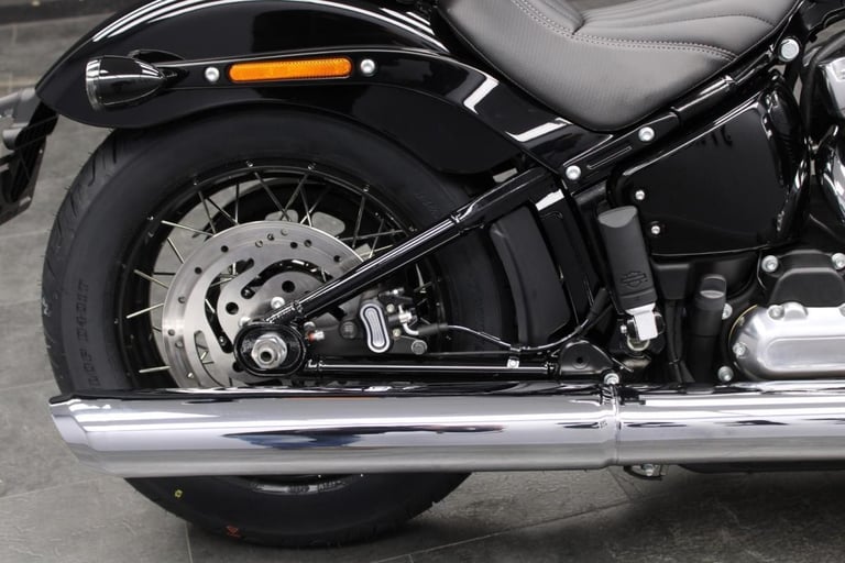 2025 Harley-Davidson FXBB Softail Street Bob 117 in Vivid Black