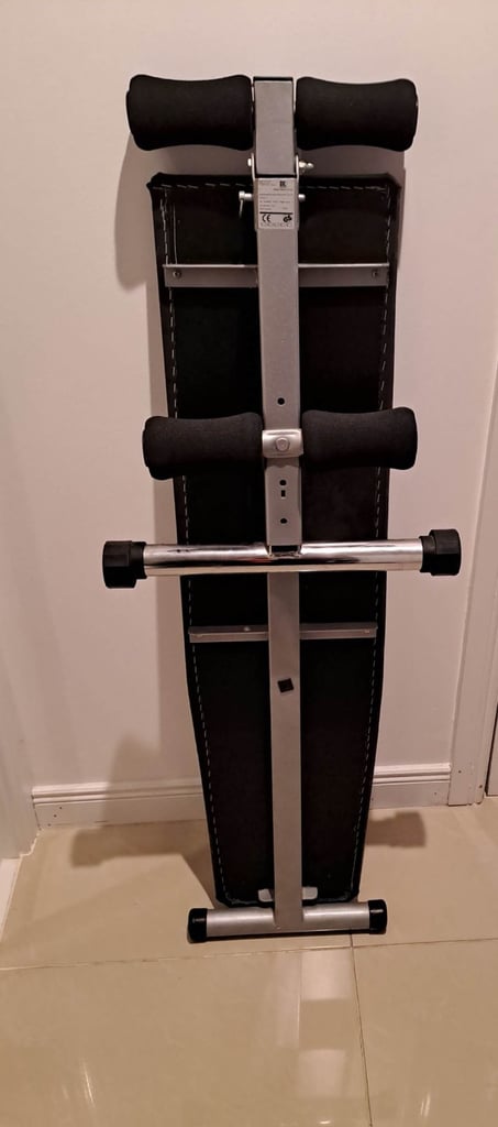 Kettler sit ups bench in first class condition 