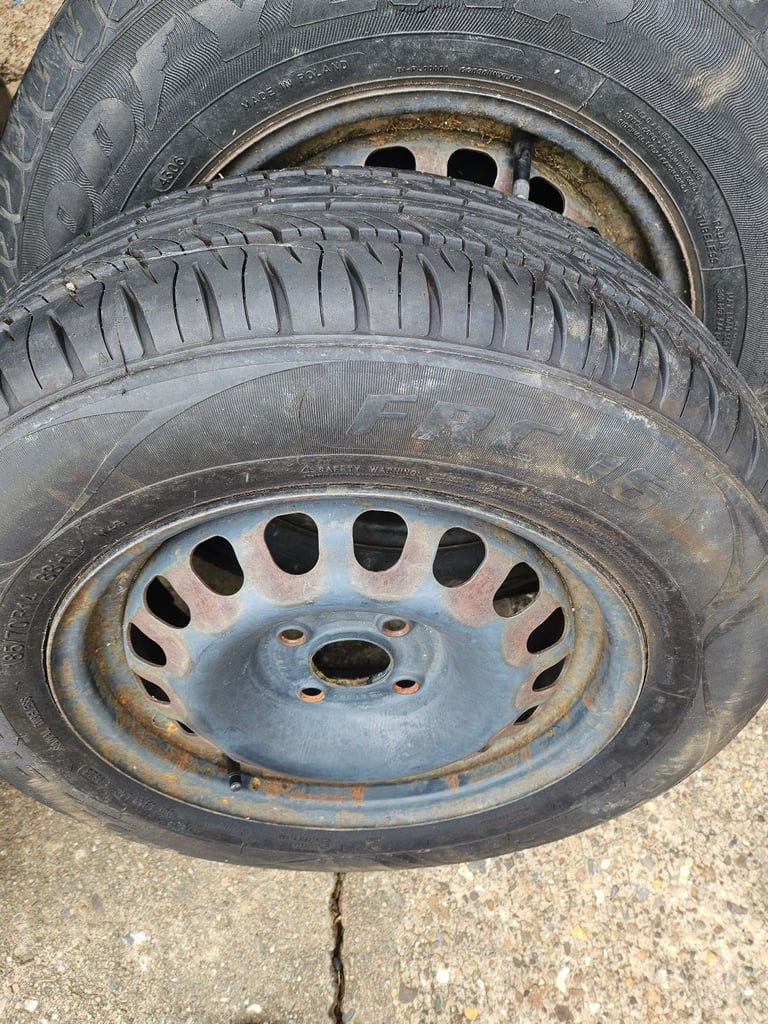 Vauxhall corsa wheel and tyre 185 70 14 mobilextyres e 