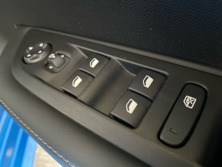 2023 Peugeot 208 100kW E-Style 50kWh 5dr Auto Hatchback Electric Automatic