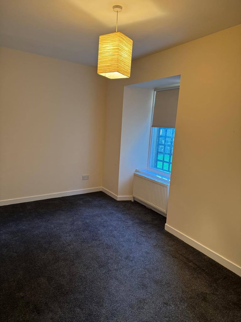 2 Bedroom, 1 Bathroom Flat for rent in Kilwinning.
