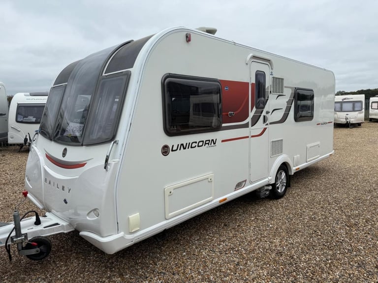 image for 2016 Bailey Unicorn Valencia fixed bed end washroom