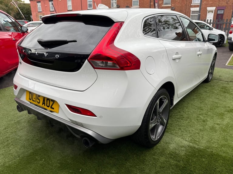 2015 Volvo V40 2.0 T2 R-Design Hatchback 5dr Petrol Manual Euro 6 (s/s) (122 ps) HATCHBACK Petrol...