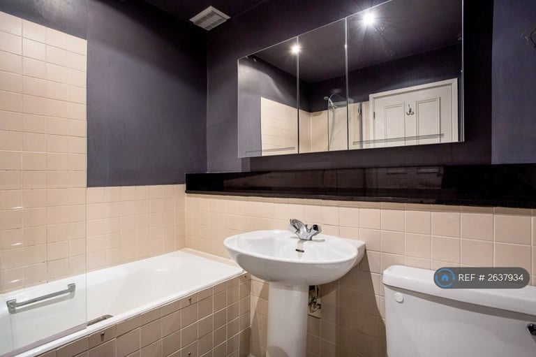 3 bedroom house in Trinity Road, London, SW17 (3 bed) (#2637934)