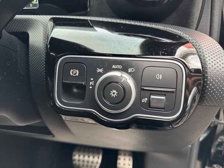 2019 Mercedes-Benz A-Class A200 AMG Line 5dr Auto HATCHBACK PETROL Automatic