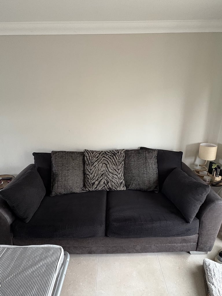 3/4 +2 seater sofa
