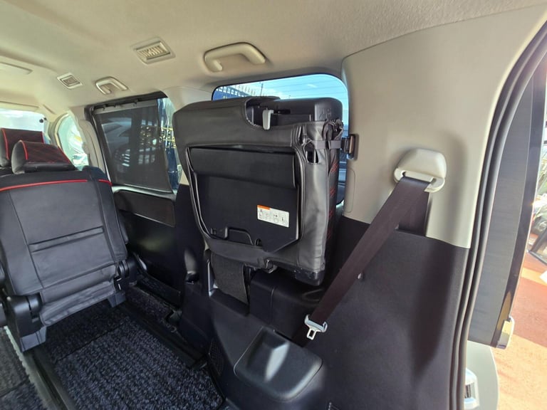 WE HAVE 6 MORE VOXY HYBRID AVAILABLE