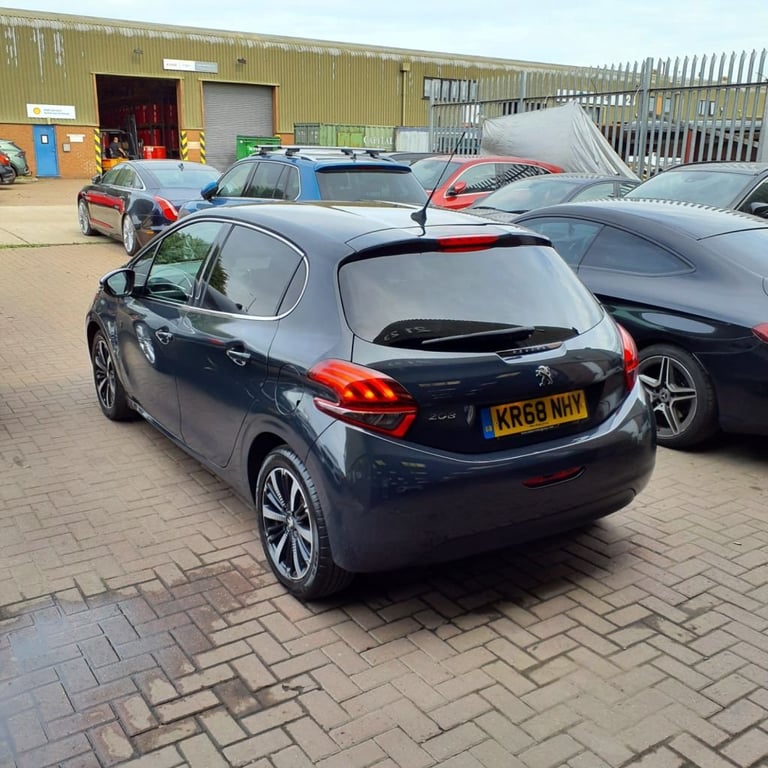 2018 68 PEUGEOT 208 1.5 BLUEHDI TECH EDITION HATCHBACK 5DR DIESEL MANUAL EURO 6 