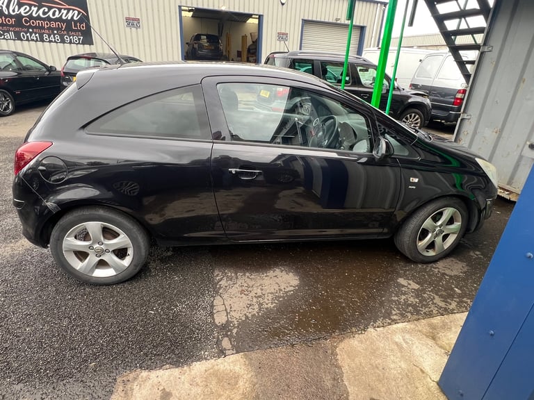 1 owner from new 2011 11 reg Vauxhall corsa 1.2 petrol mot 1 year psh 2 keys £1295