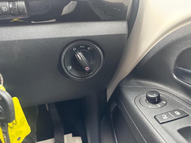 VOLKSWAGEN UP 1.0 Move up! 2014