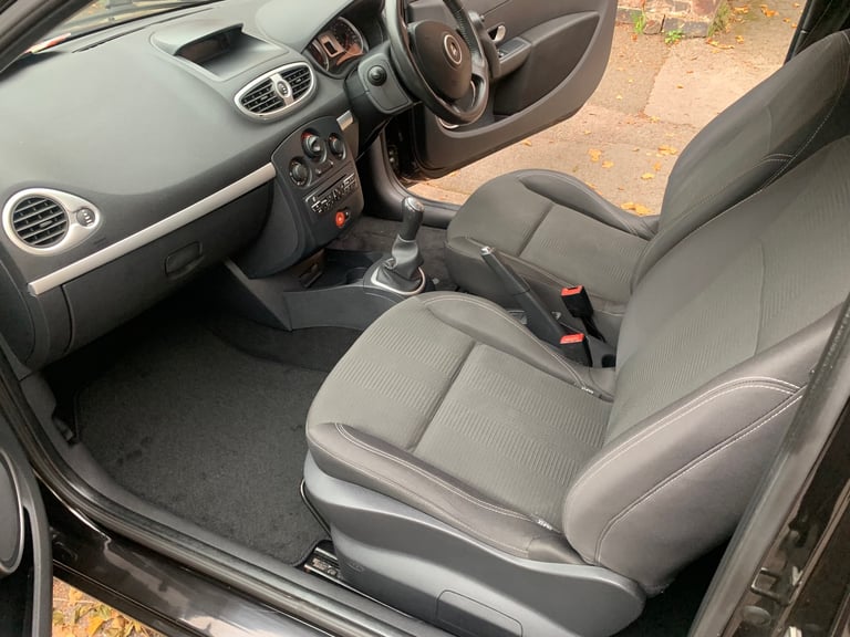 RENAULT CLIO 1.2 2009! ONLY 72k DRIVES WELL IDEAL FIRST CAR 