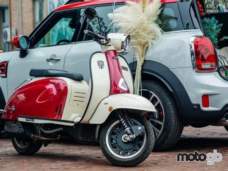 Royal Alloy TG 125cc S a Modern Classic Retro Automatic Moped Scooter For Sal...