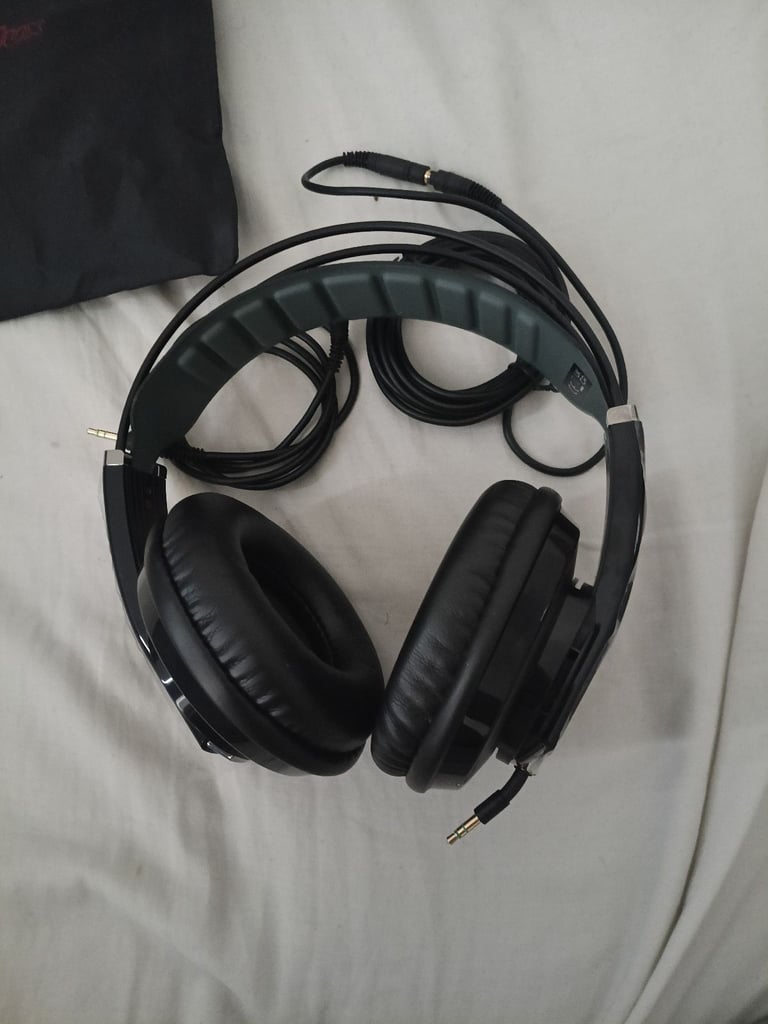 Superlux HD681 studio reference headphones 