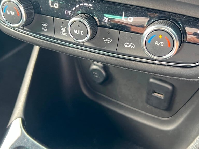 Vauxhall CROSSLAND 1.2 Turbo Griffin SUV 5dr Petrol Manual Euro 6 (s/s) (110 ps)