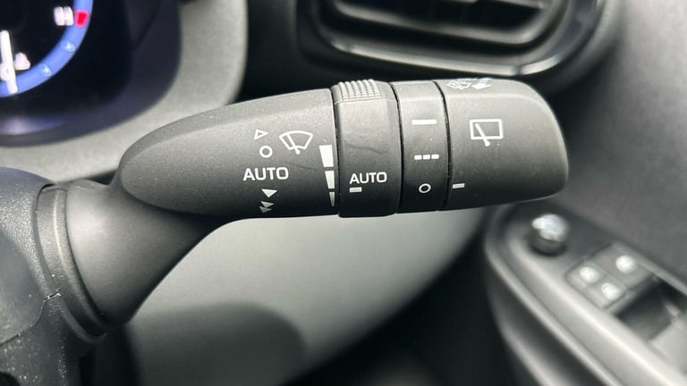  Toyota Yaris Cross 1.5 VVT-h Design SUV 5dr Petrol Hybrid E-CVT Euro 6 (s/s) (116 ps) Petrol/Ele...