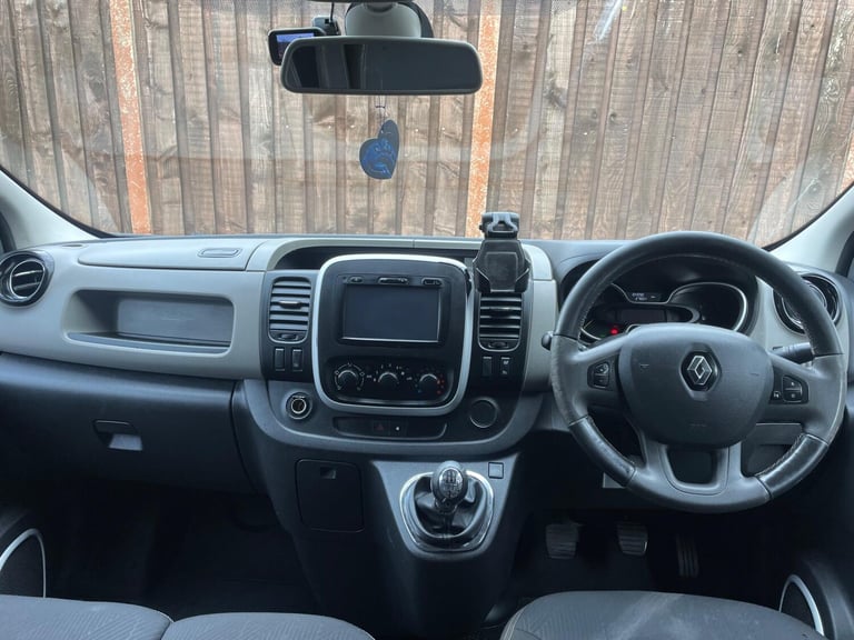 2015 Renault Trafic 1.6 dCi 29 Sport Crew Van LWB Euro 5 5dr WINDOW VAN Diesel Manual