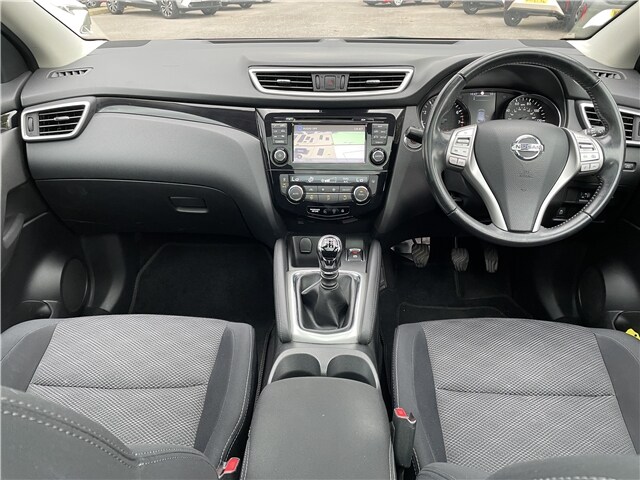 2017 Nissan Qashqai 1.6 DiG-T N-Connecta 5dr Hatchback Petrol Manual