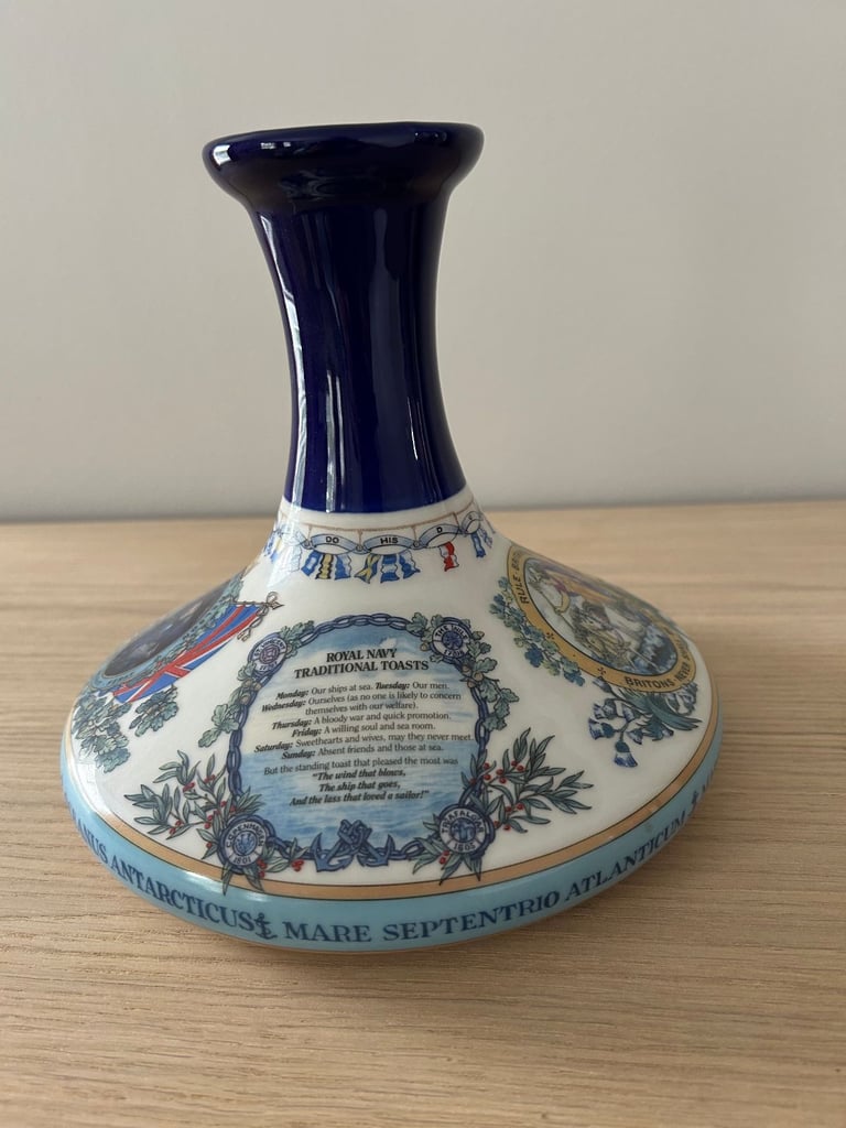 Royal Navy Pussers Rum 54.5 % ABV in 1L Ceramic Decanter.  A Perfect Christmas Gift?