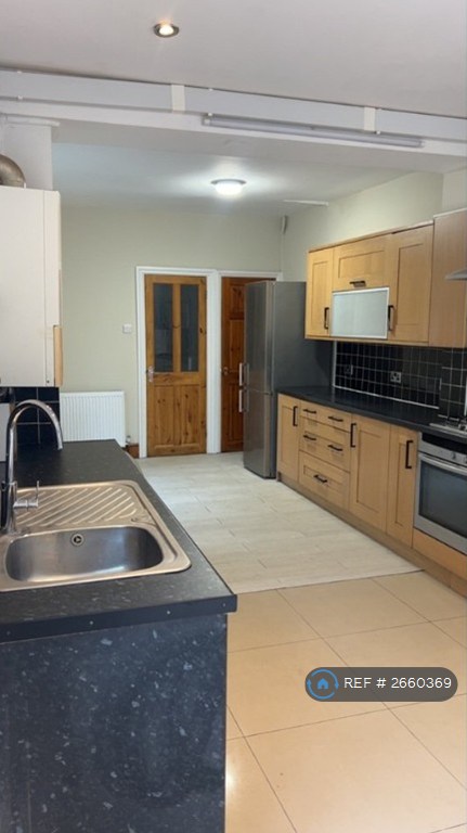 4 bedroom house in Carisbrooke Road, London, E17 (4 bed) (#2660369)