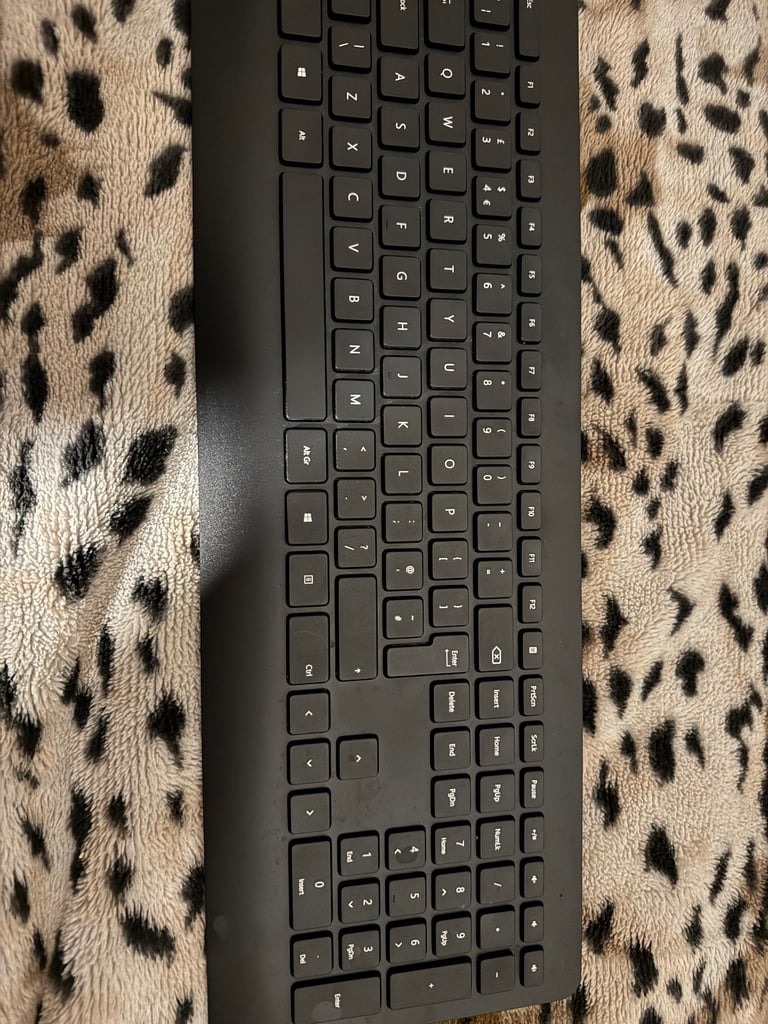 Microsoft 1738 Wireless DESKTOP  keyboard (900)  -KEYBOARD