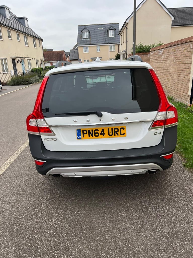 2015 Volvo, XC70 D4, 181HP SE NAV Manual