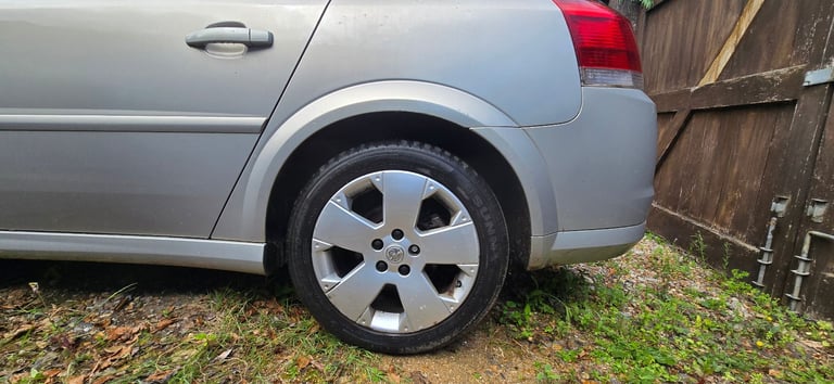 Vauxhall Signum 5door manual 1.9CDTI 150 - Image 5