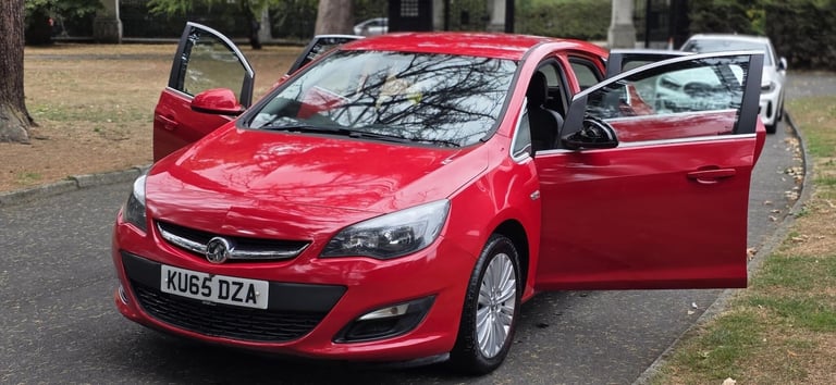 2015 Vauxhall Astra 1.6i Excite Euro 6 5dr HATCHBACK Petrol Manual