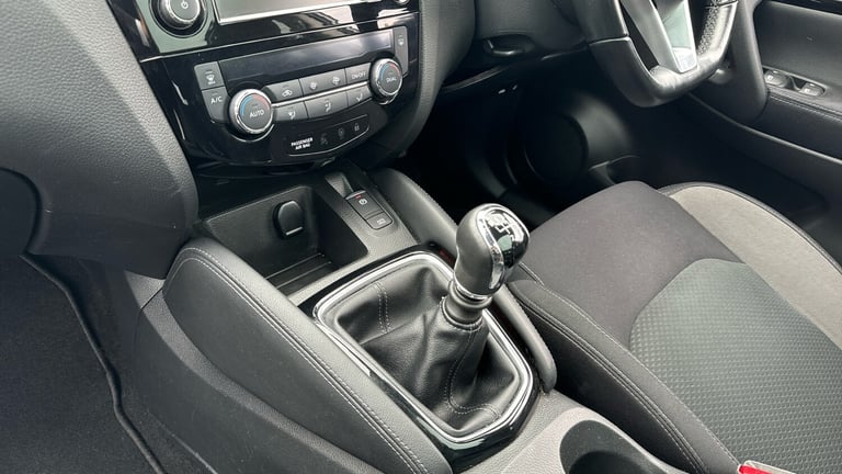2021 Nissan Qashqai 1.3 DiG-T N-Connecta 5dr [Glass Roof Pack] Petrol Hatchback Hatchback Petrol ...