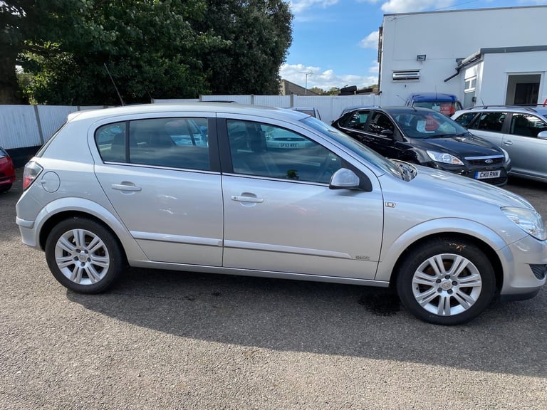 2009 Vauxhall Astra 1.6i 16V Design [115] 5dr HATCHBACK Petrol Manual