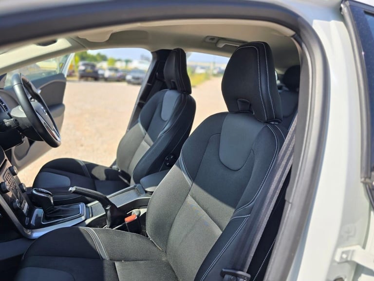 2019 Volvo V40 2.0 D2 Momentum Edition Auto Euro 6 (s/s) 5dr Hatchback Diesel Automatic