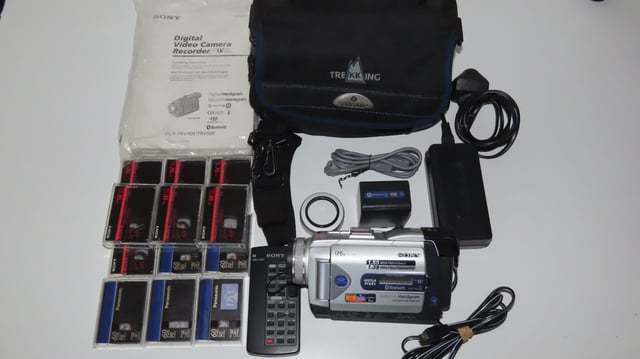 Sony Handycam DCR TRV50 Camcorder MiniDV Video Digital Carl Zeiss