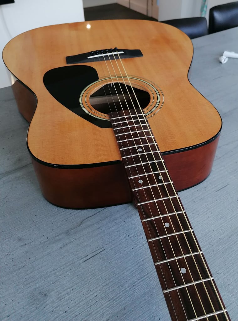 Yamaha F310 Acoustic Guitar