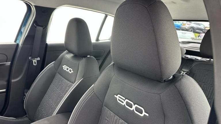 2025 Fiat 600 1.2 MHEV SUV 5dr Petrol Hybrid e-DCT Euro 6 (s/s) (100 ps) Automatic Hatchback Hybr...
