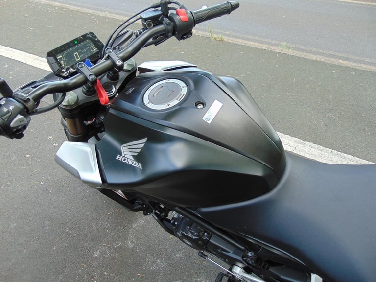 Honda CBF125NA-M CB125 2021 low miles splendid learner naked modern retro bike