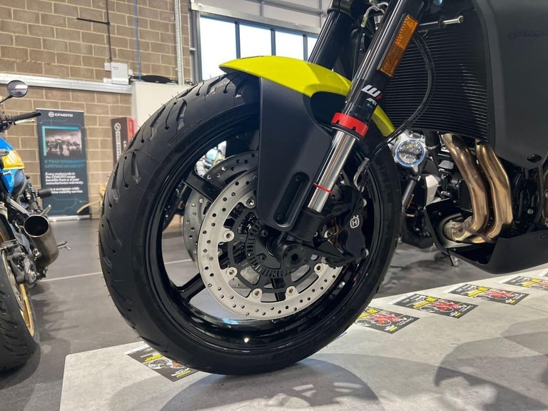 2025 Husqvarna Street VITPILEN 801 yellow 6 Speed