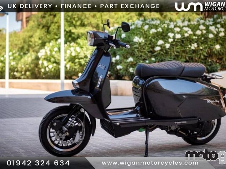Royal Alloy GP 125cc S Modern Classic Retro Automatic Moped Scooter Liquid Co...