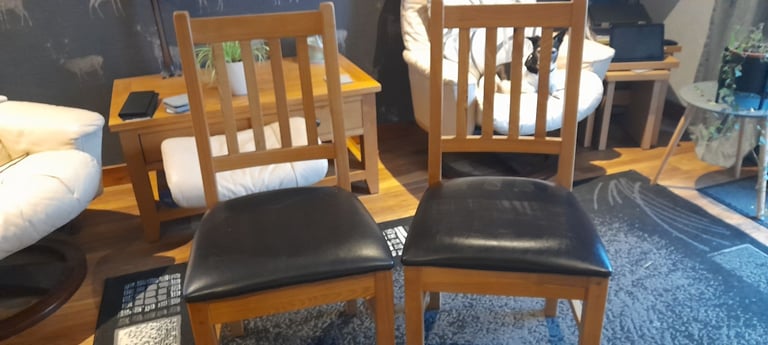 2 dinning chairs 