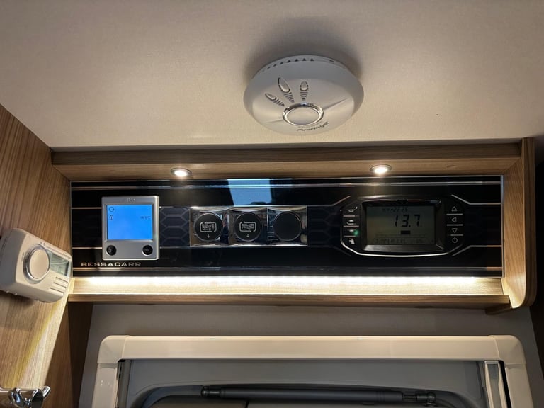 SWIFT BESSACARR HI-STYLE 599 MOTORHOME Alde, Auto Satellite, Tower Fridge, 
